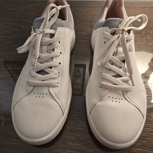 ​On Running The Roger Advantage Sneakers – White/Rose – Women’s 9.5